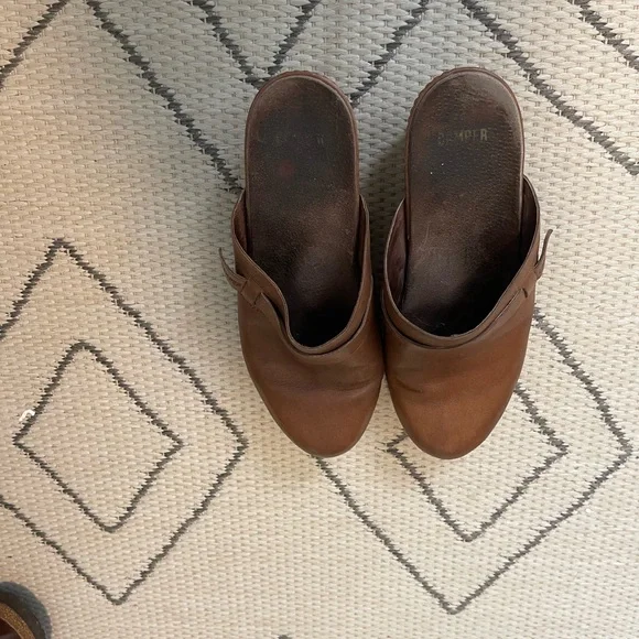 Camper Clogs - Picture 3 of 3
